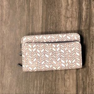 BRAND NEW Thirty-One Wallet